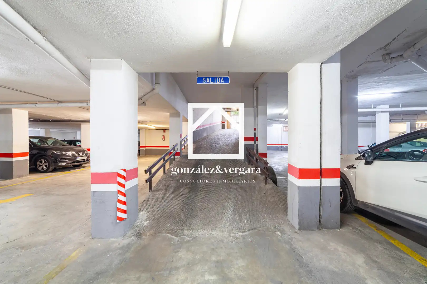 Parkplatz von Wohnung zum Verkauf in Burjassot mit Klimaanlage, Heizung und Terrasse