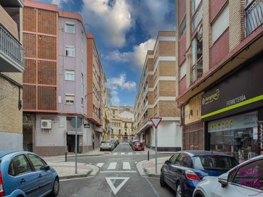 Flat for sale in Calle de Ricardo del Arco 8-10