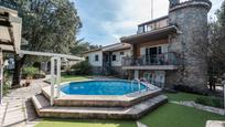 Swimming pool of House or chalet for sale in Valdemorillo  with Air Conditioner, Heating and Private garden