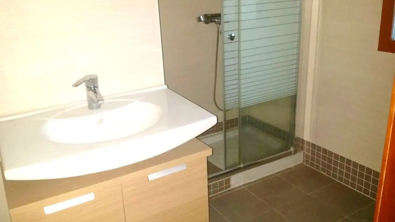 Bany de Àtic en venda en Alicante / Alacant amb Calefacció, Parquet i Terrassa
