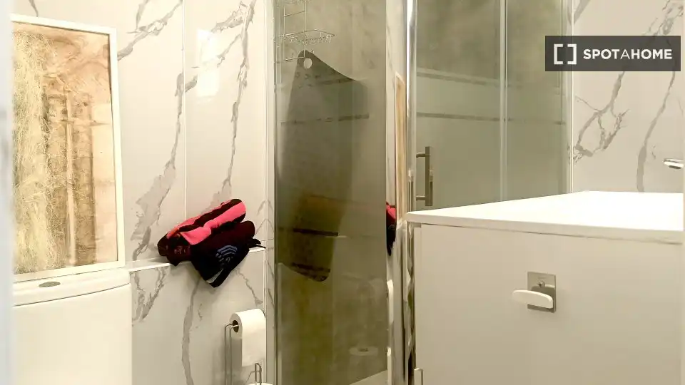 Bany de Apartament per a compartir en Las Palmas de Gran Canaria amb Aire condicionat, Terrassa i Moblat