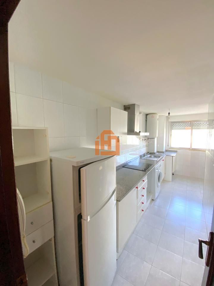 Cuina de Apartament en venda en Santovenia de la Valdoncina amb Calefacció, Terrassa i Traster