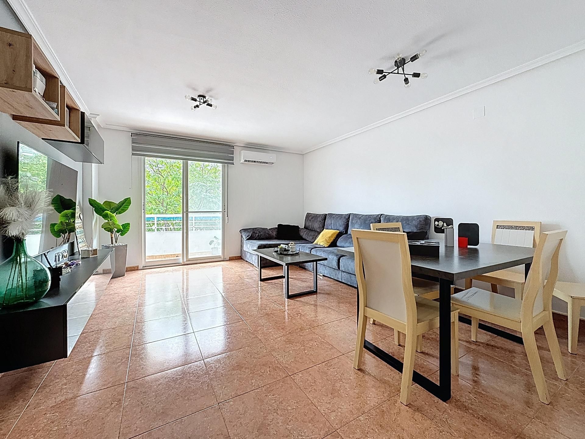 Sala d'estar de Pis en venda en San Vicente del Raspeig / Sant Vicent del Raspeig amb Aire condicionat, Jardí privat i Balcó