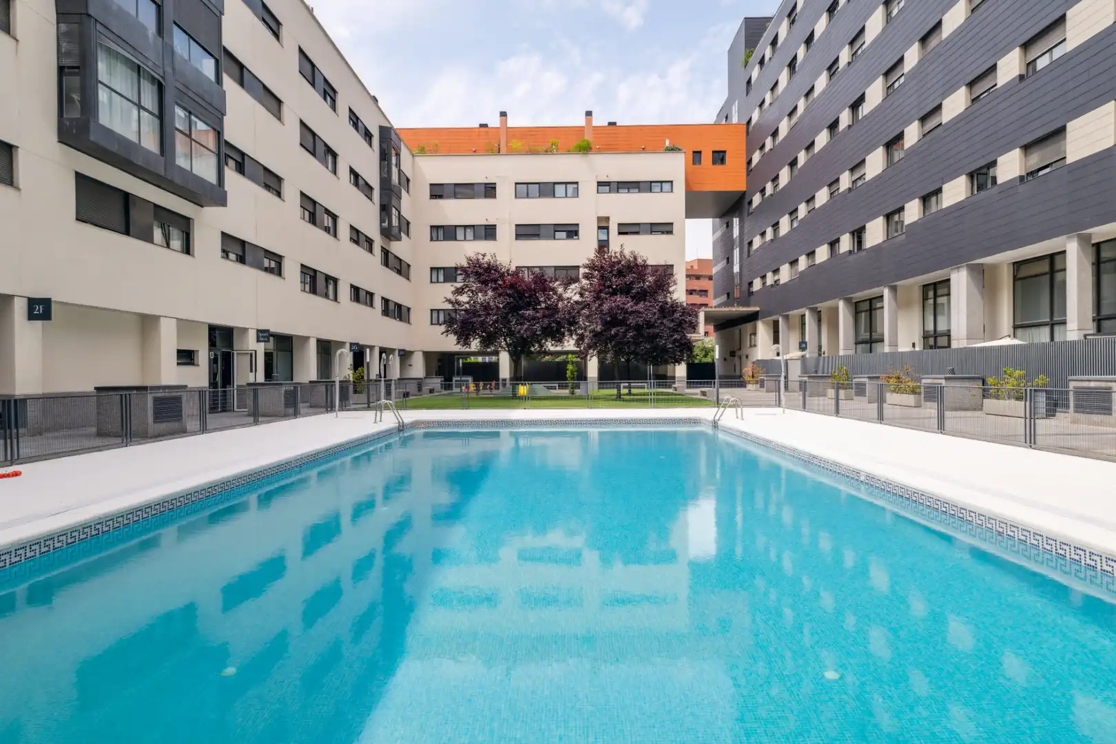 Piscina de Pis de lloguer en Madrid amb Aire condicionat, Calefacció i Piscina comunitària