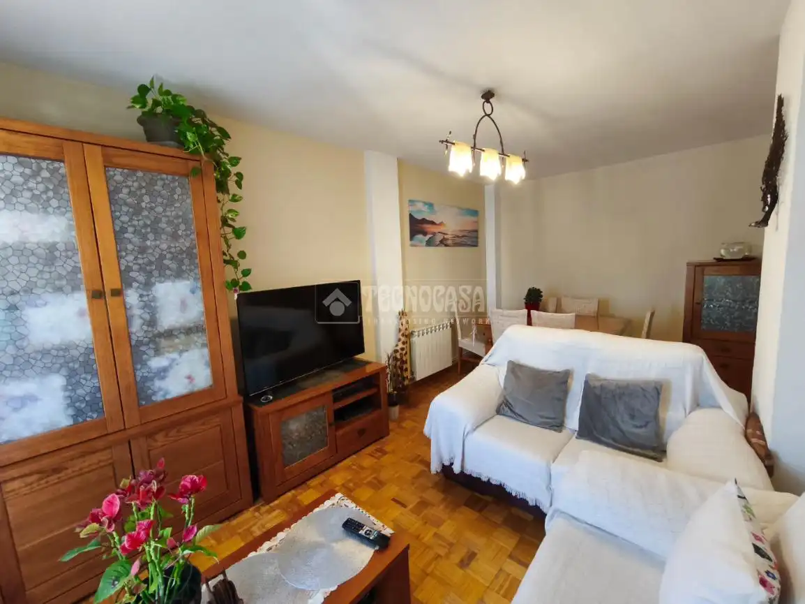Sala de estar de Piso en venta en Azuqueca de Henares con Calefacción, Terraza y Balcón