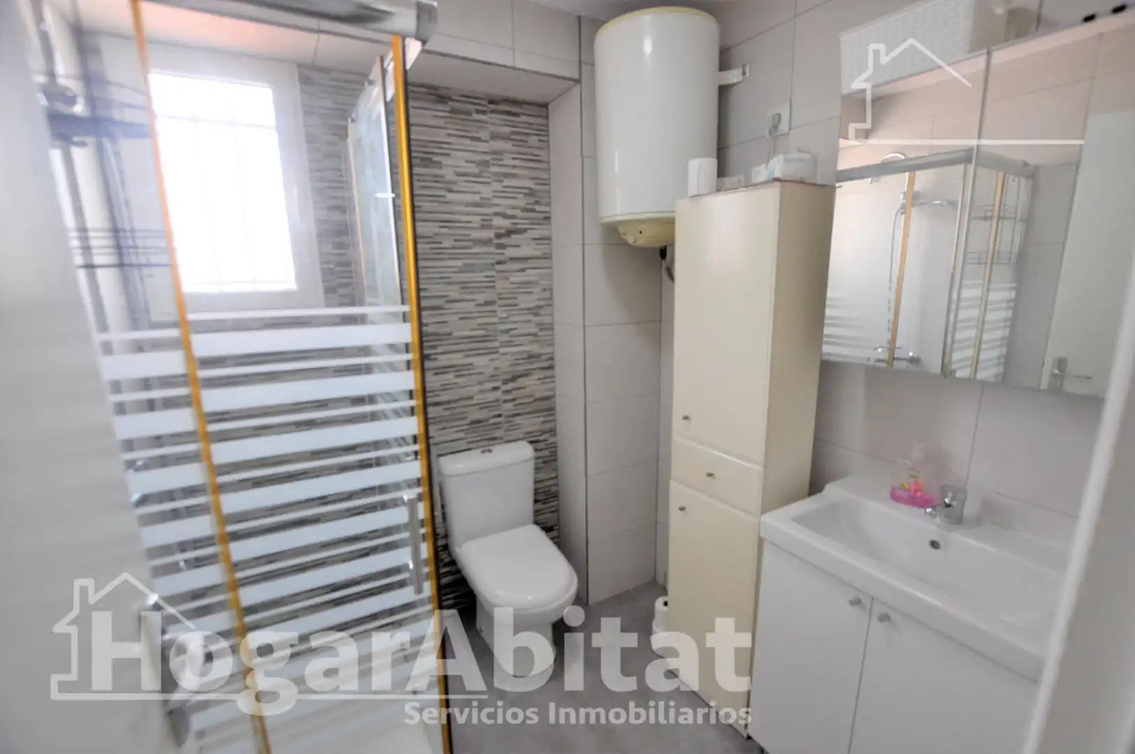 Bathroom of Flat for sale in Mislata  with Balcony
