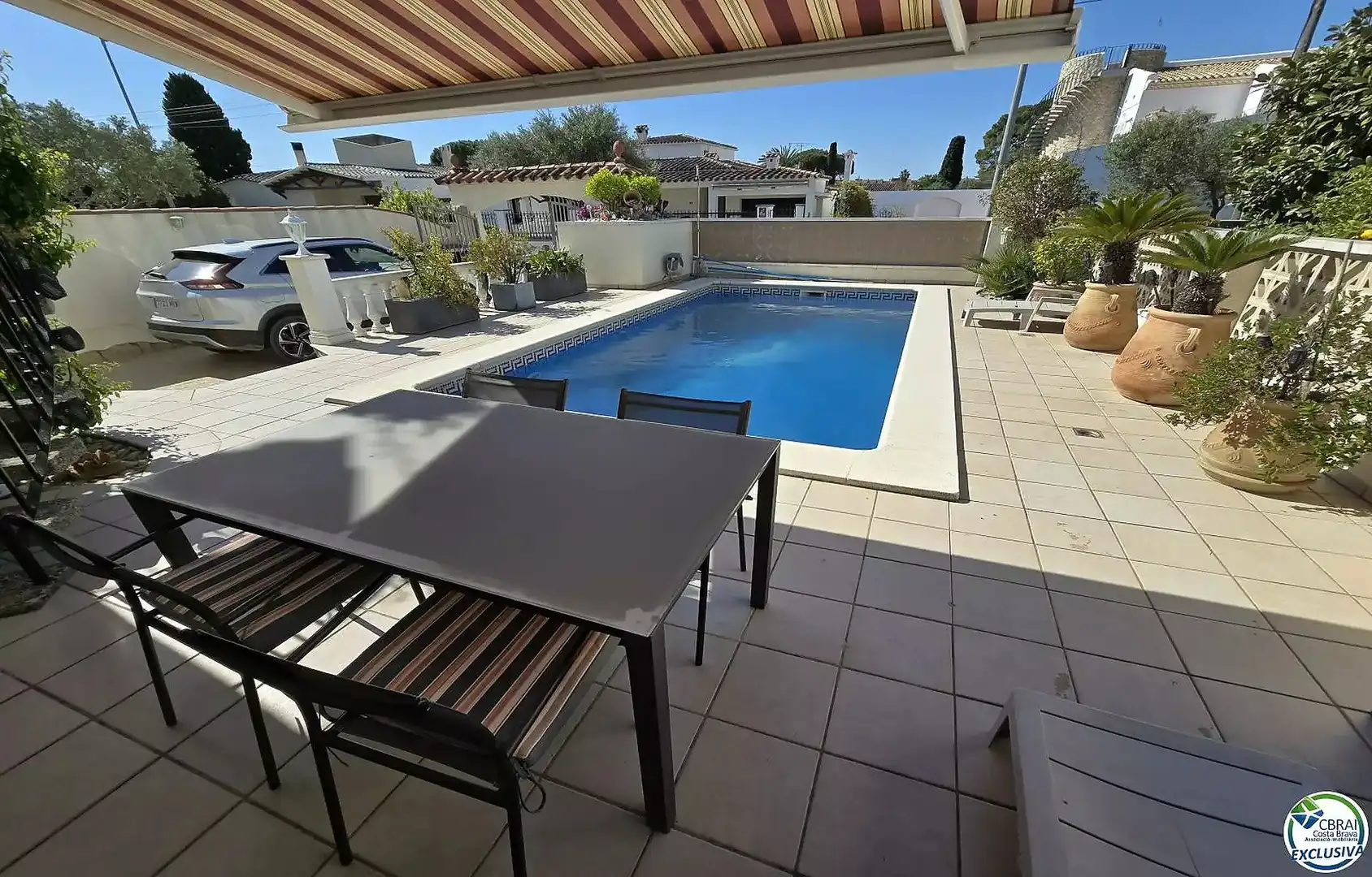 Casa con piscina en venta en Carrer Pení 120b