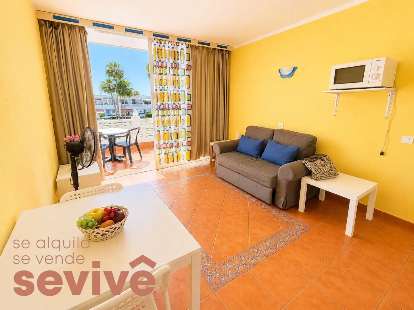 Sala de estar de Estudio en venta en Arona con Piscina