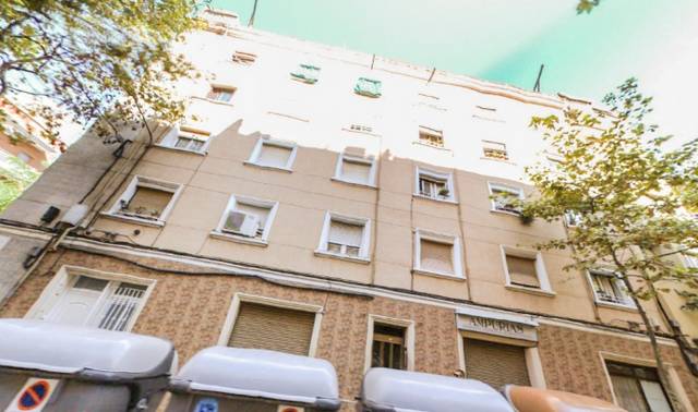 Piso en Venta en Calle De L'Emporda  2 en La Gavarra