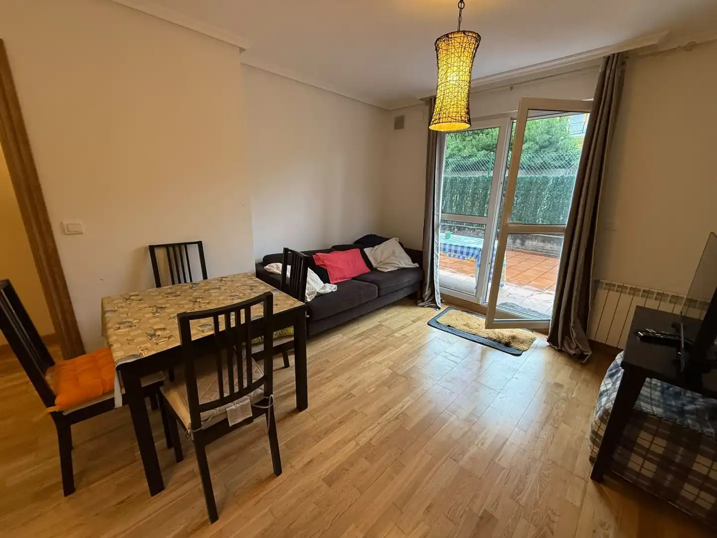 Piso en venta en Hazas de Cesto con Calefacción, Terraza y Piscina comunitaria