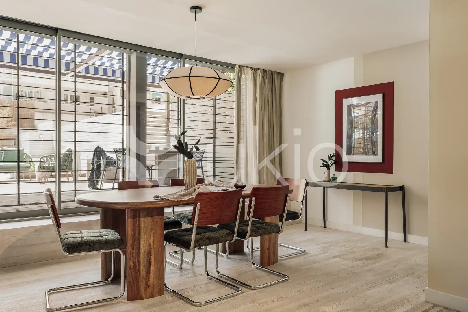 Menjador de Apartament de lloguer en Barcelona amb Aire condicionat, Calefacció i Moblat