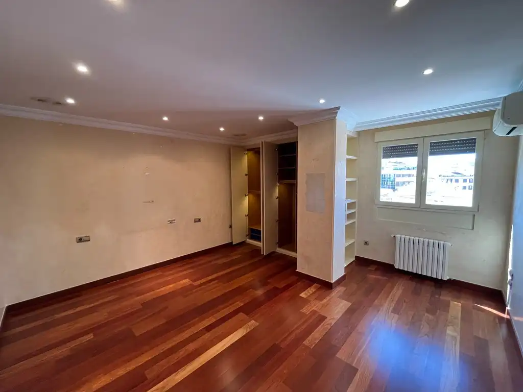 Flat for sale in Albacete  with Air Conditioner, Heating and Parquet flooring