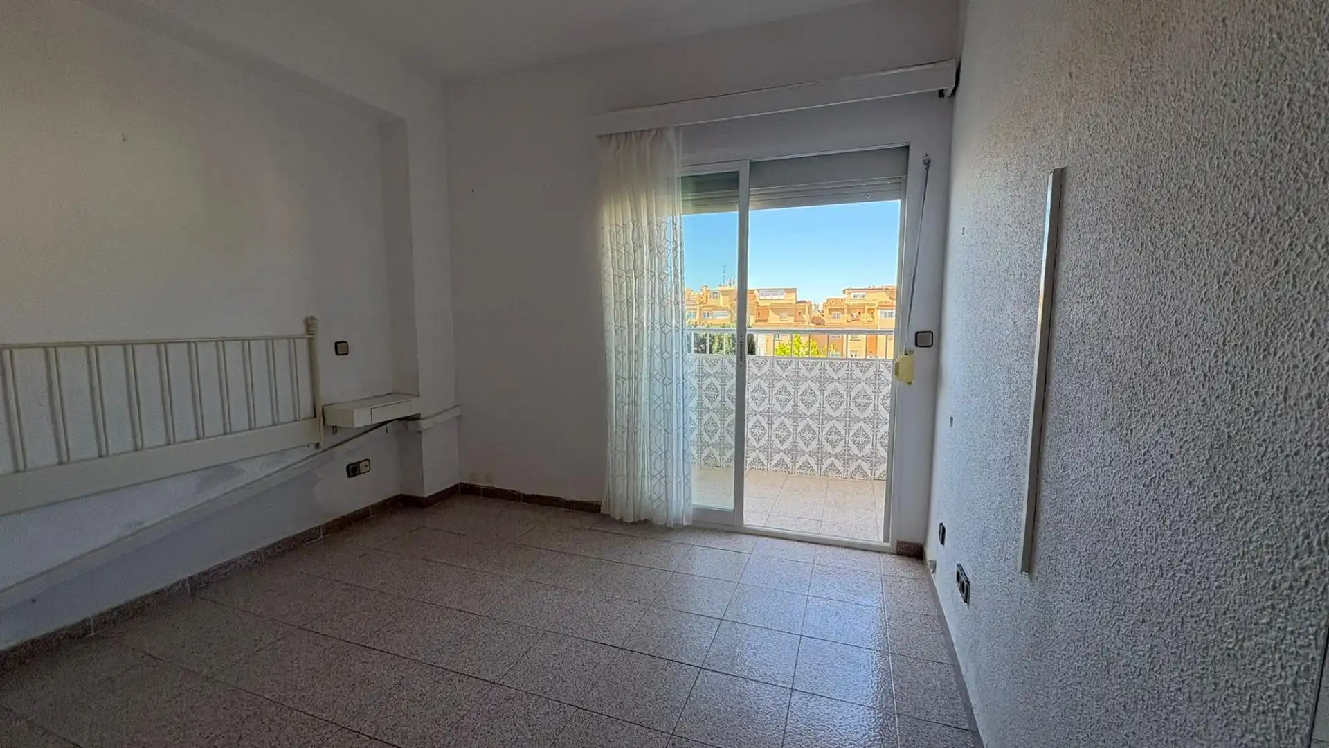 Dormitori de Pis en venda en Torremolinos amb Aire condicionat, Terrassa i Balcó