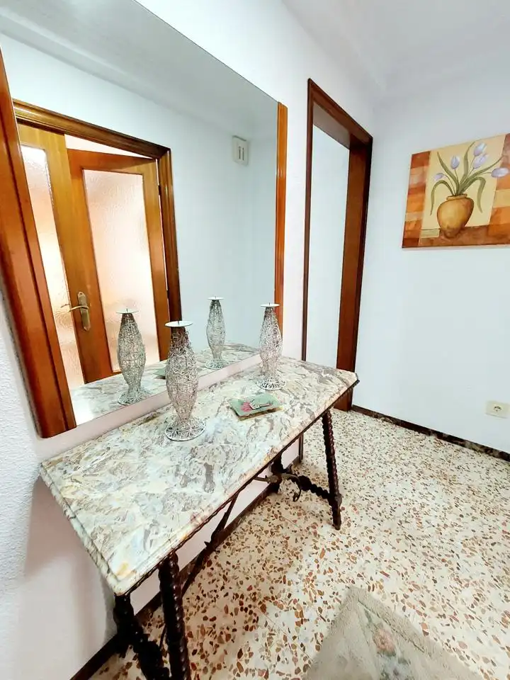 Flat for rent in Elche / Elx  with Air Conditioner, Furnished and Balcony