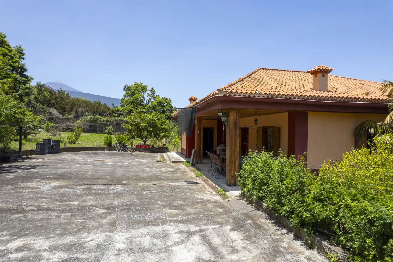 Vista exterior de Casa o xalet en venda en La Orotava amb Calefacció, Jardí privat i Traster