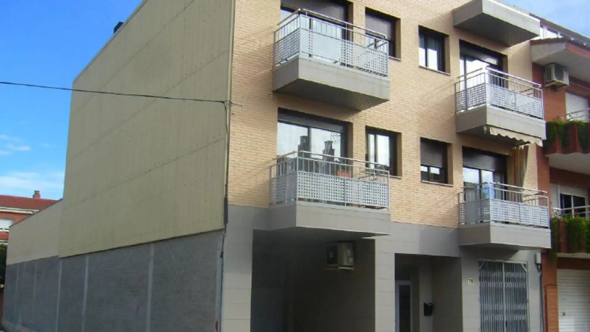 Vista exterior de Garatge en venda en Alpicat