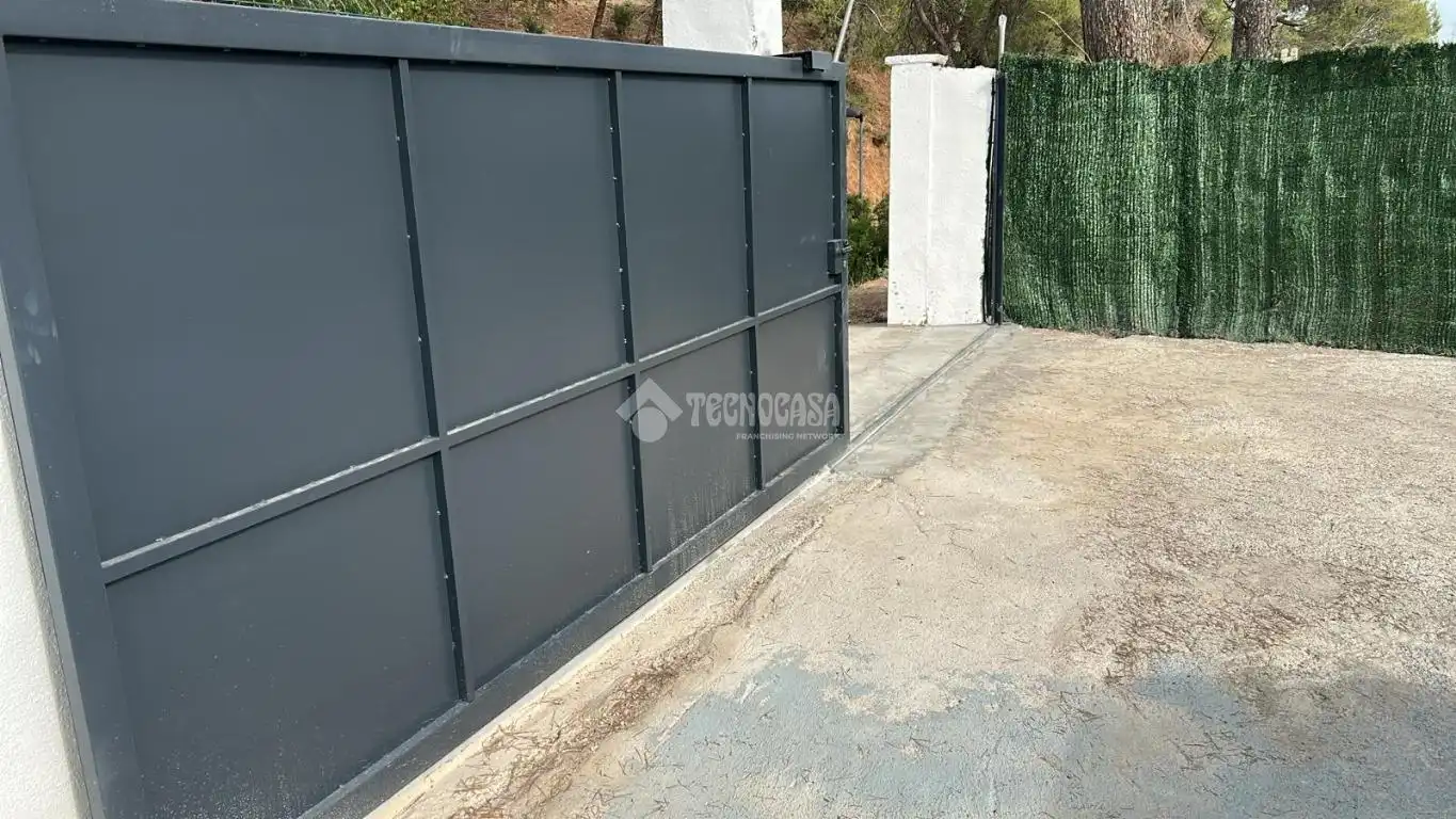 Jardí de Casa o xalet en venda en Rubí amb Aire condicionat i Terrassa
