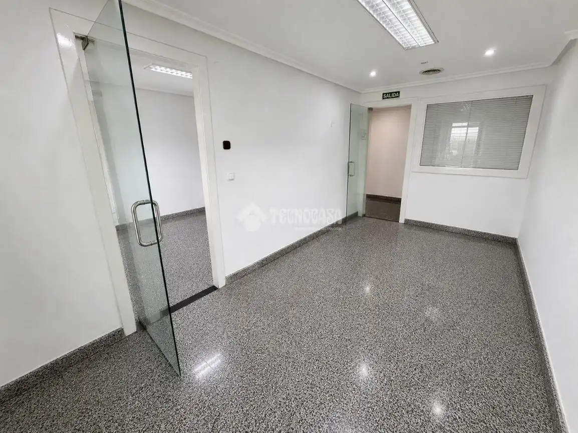 Piso en venta en León Capital  con Calefacción, Terraza y Trastero