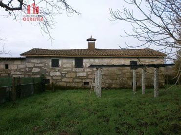 Casa con balcón en venta en Amoeiro