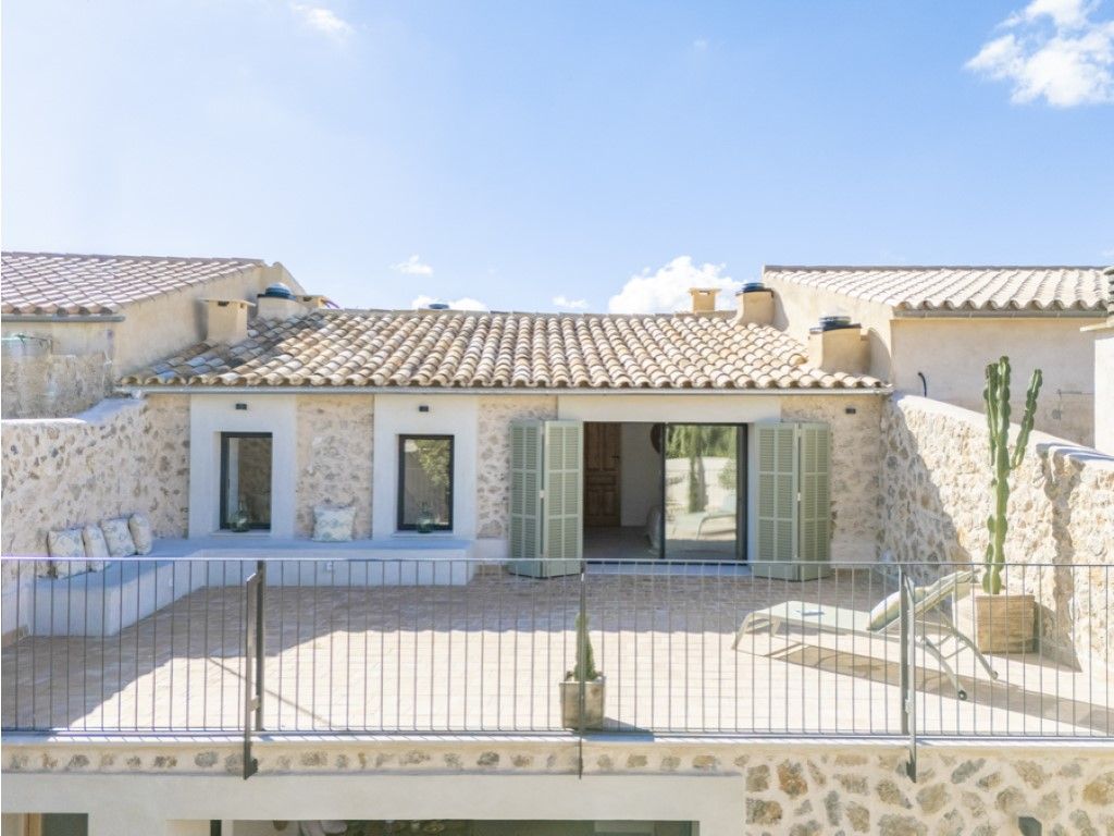 Vista exterior de Casa o xalet en venda en Maria de la Salut amb Aire condicionat i Piscina