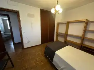 Habitación de Estudio de alquiler en Alcalá de Henares con Calefacción, Jardín privado y Amueblado