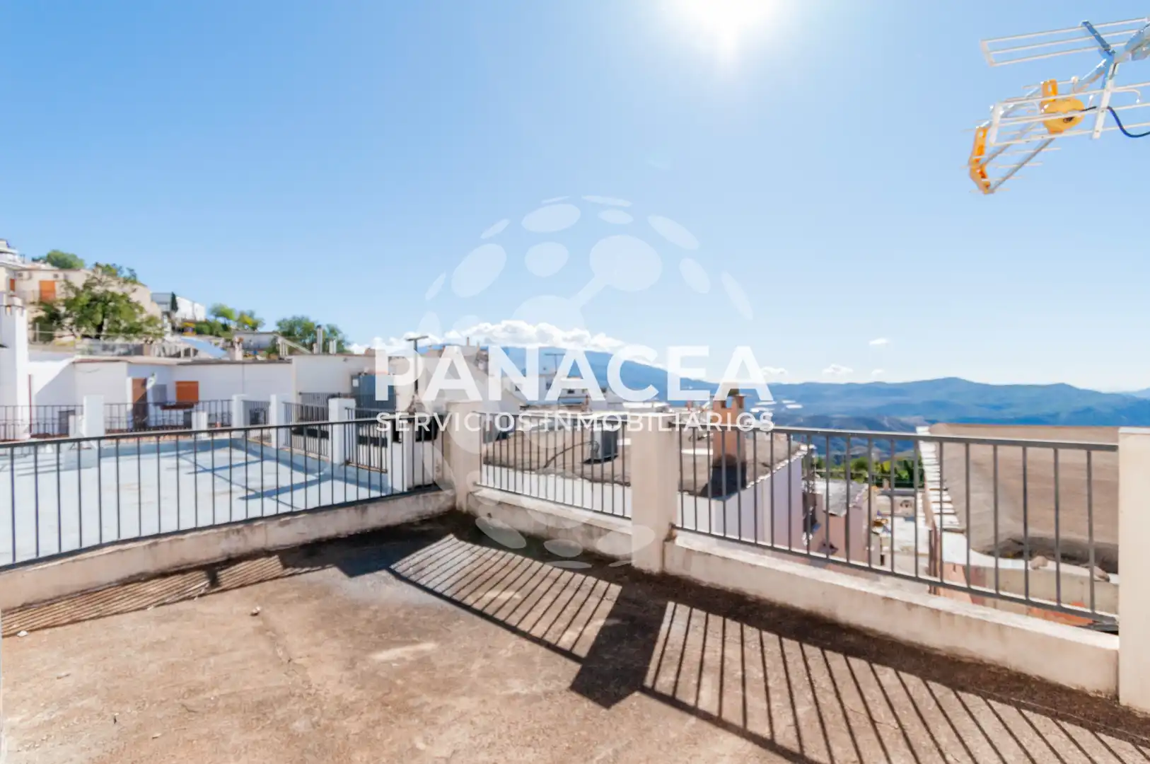 Vista exterior de Casa o chalet en venta en Nevada con Terraza, Amueblado y Lavadora