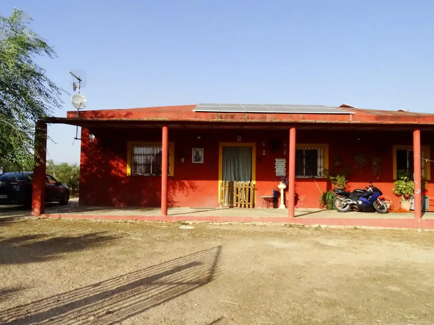Chalet con piscina en venta en Carmona, imagen 2