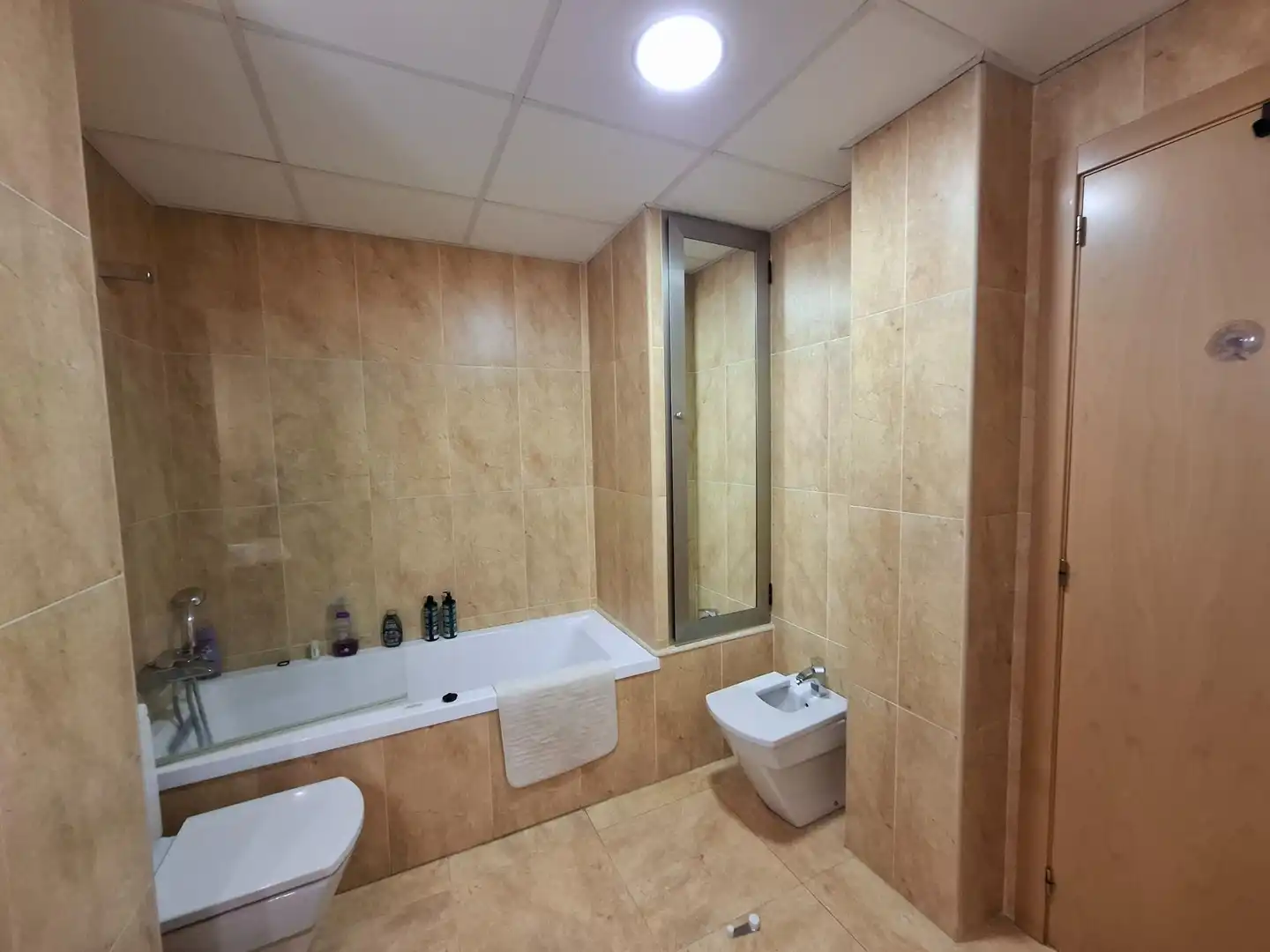 Badezimmer von Dachboden zum Verkauf in Benigànim mit Klimaanlage, Heizung und Terrasse