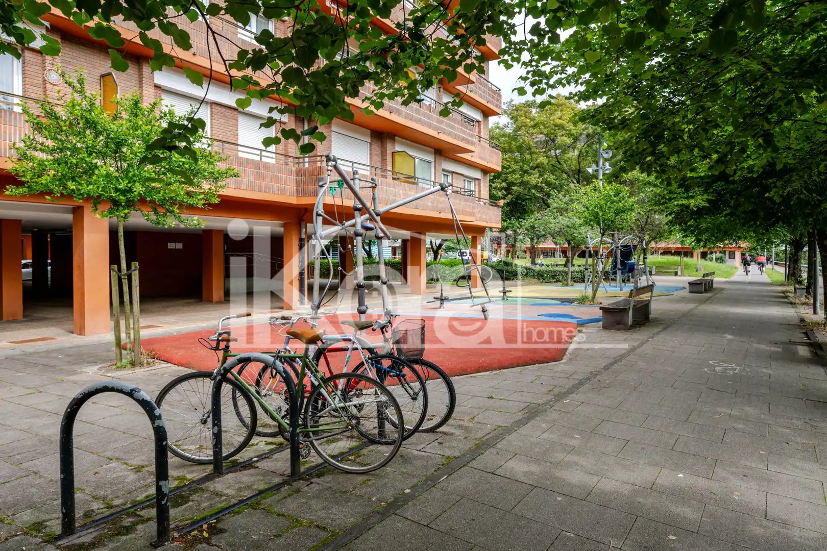 Exterior view of Flat for sale in Donostia - San Sebastián   with Heating, Storage room and Oven