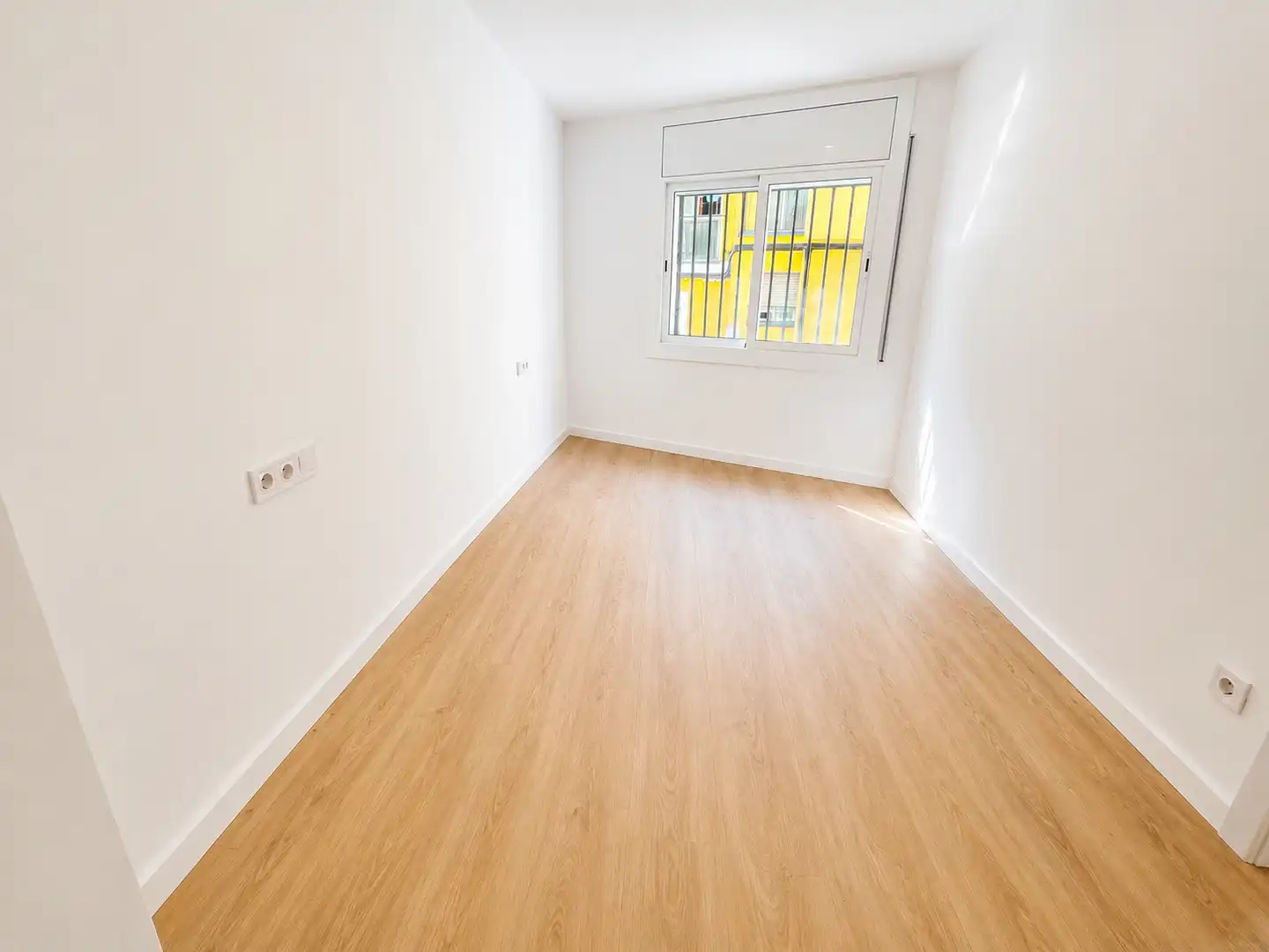 Piso con terraza en venta en Carrer dels Pirineus, imagen 7