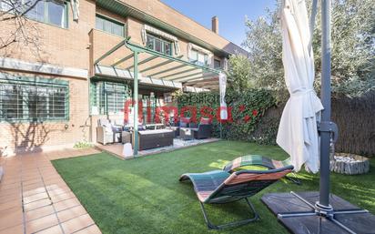 Garden of Single-family semi-detached for sale in Villaviciosa de Odón  with Air Conditioner, Heating and Private garden