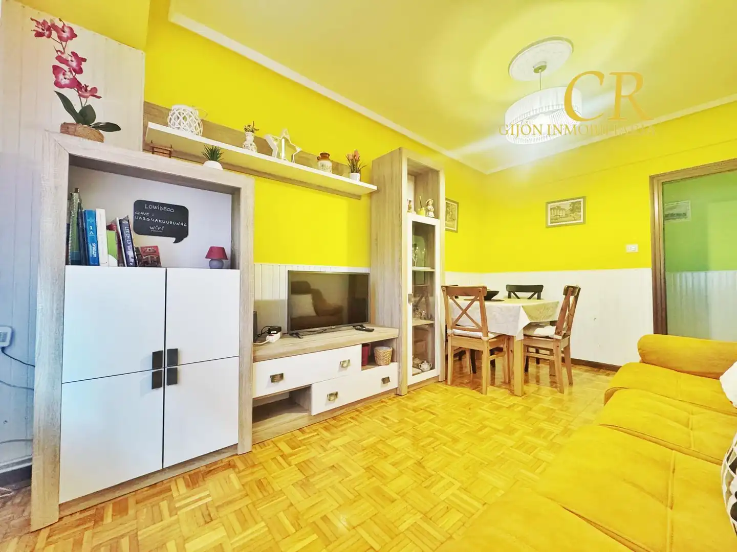Sala de estar de Piso en venta en Gijón  con Calefacción, Terraza y Amueblado