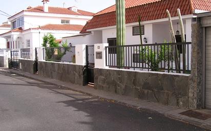 Exterior view of House or chalet for sale in Santa Brígida  with Air Conditioner and Terrace