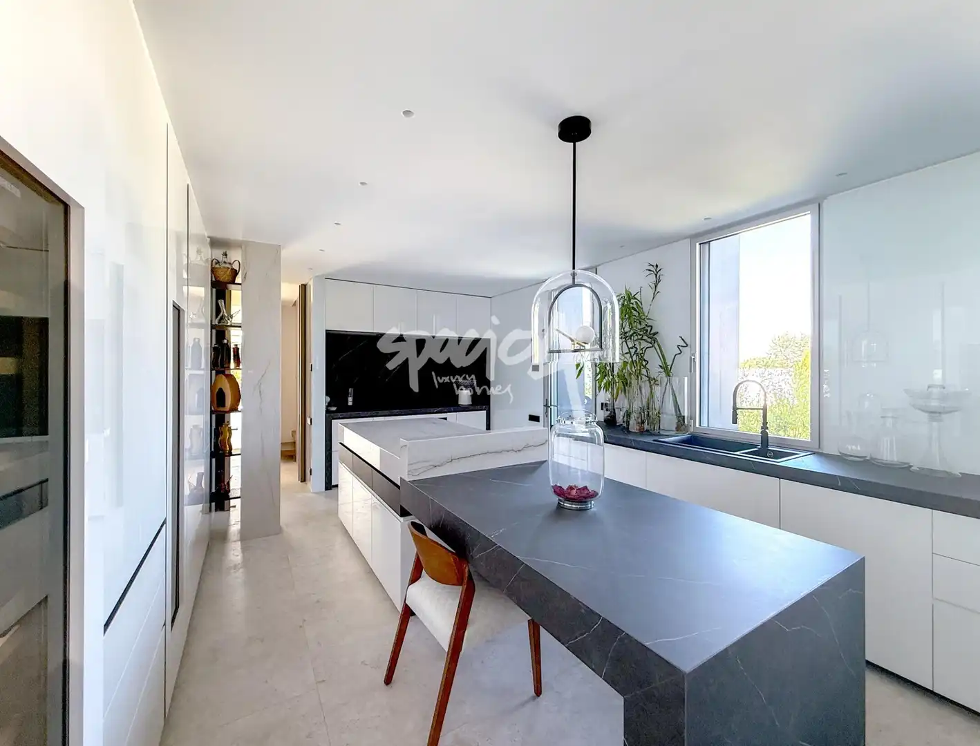 Cocina de Casa o chalet en venta en Pozuelo de Alarcón con Aire acondicionado, Calefacción y Jardín privado