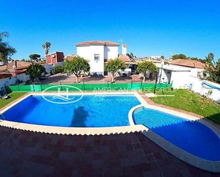 Exterior view of House or chalet for sale in Chiclana de la Frontera  with Private garden, Terrace and Swimming Pool