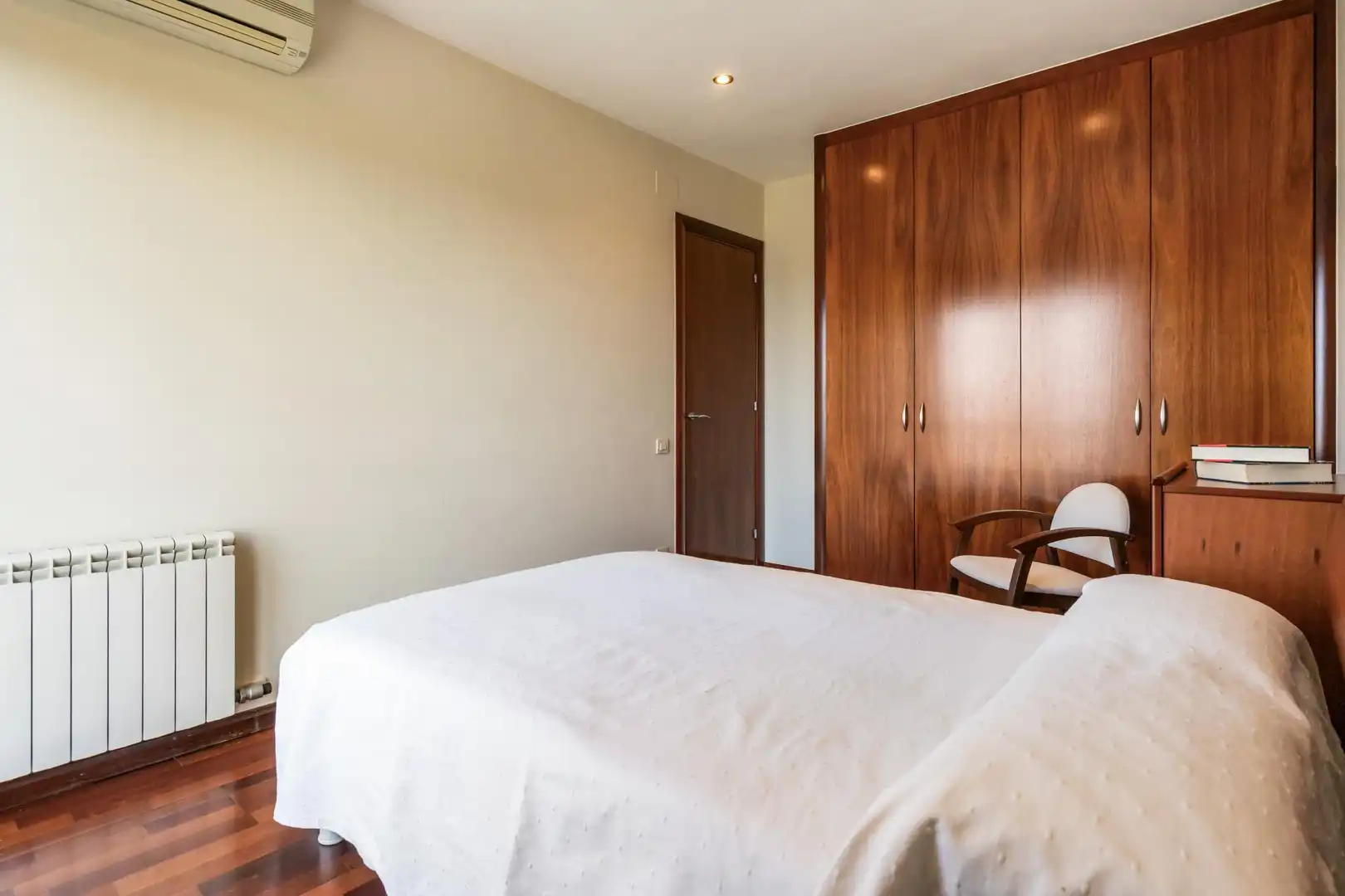 Schlafzimmer von Einfamilien-Reihenhaus zum Verkauf in Granollers mit Heizung, Privatgarten und Terrasse