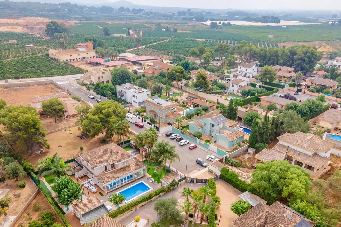 Außenansicht von Haus oder Chalet zum Verkauf in Bétera mit Klimaanlage, Heizung und Privatgarten