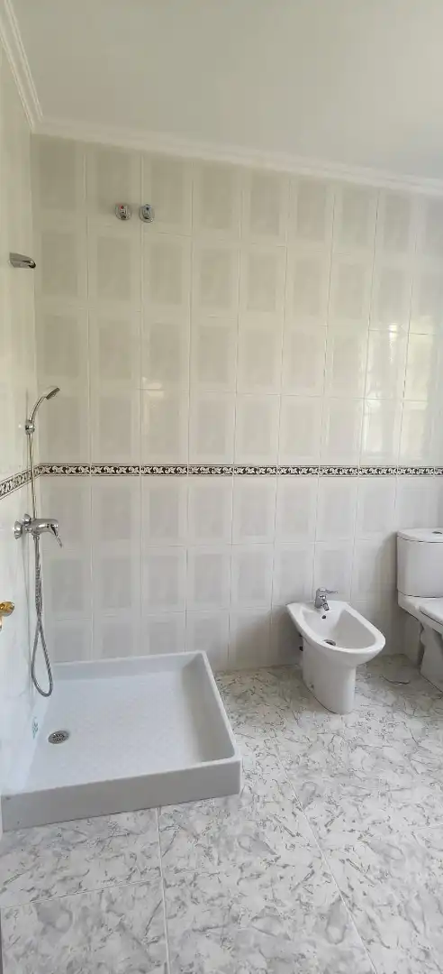 Bany de Pis en venda en Cedeira amb Parquet i Balcó