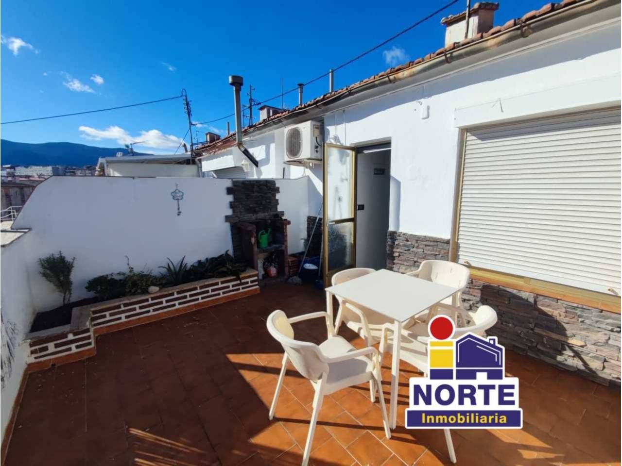 Vista exterior de Àtic en venda en Alcoy / Alcoi amb Terrassa, Traster i Balcó