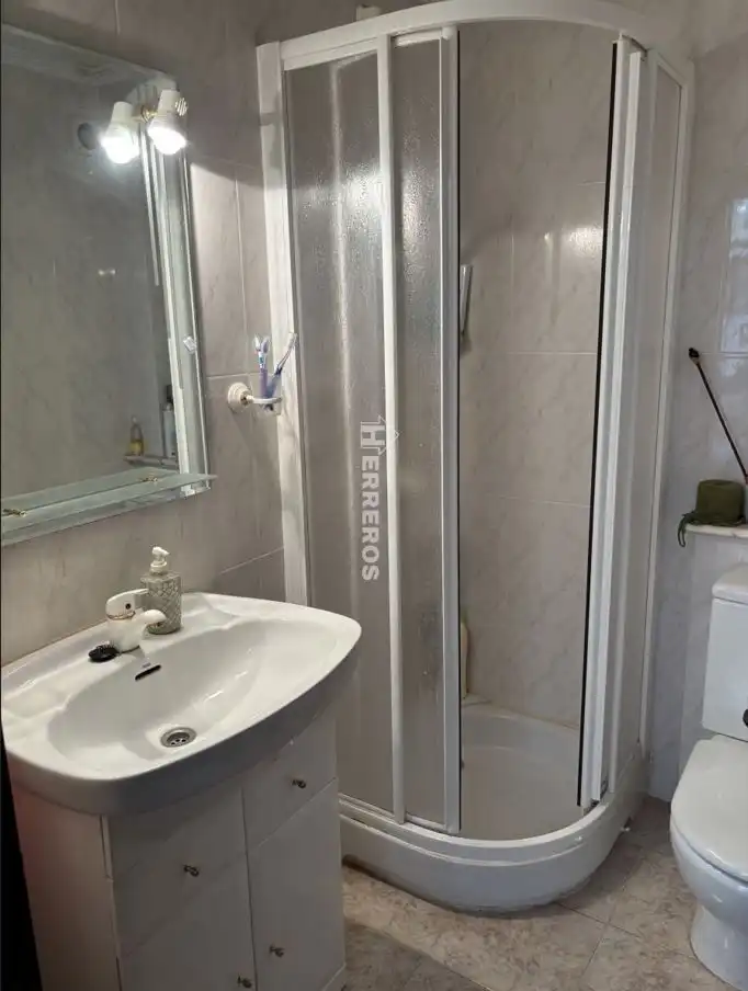 Baño de Apartamento en venta en Lanciego / Lantziego con Calefacción, Terraza y Amueblado