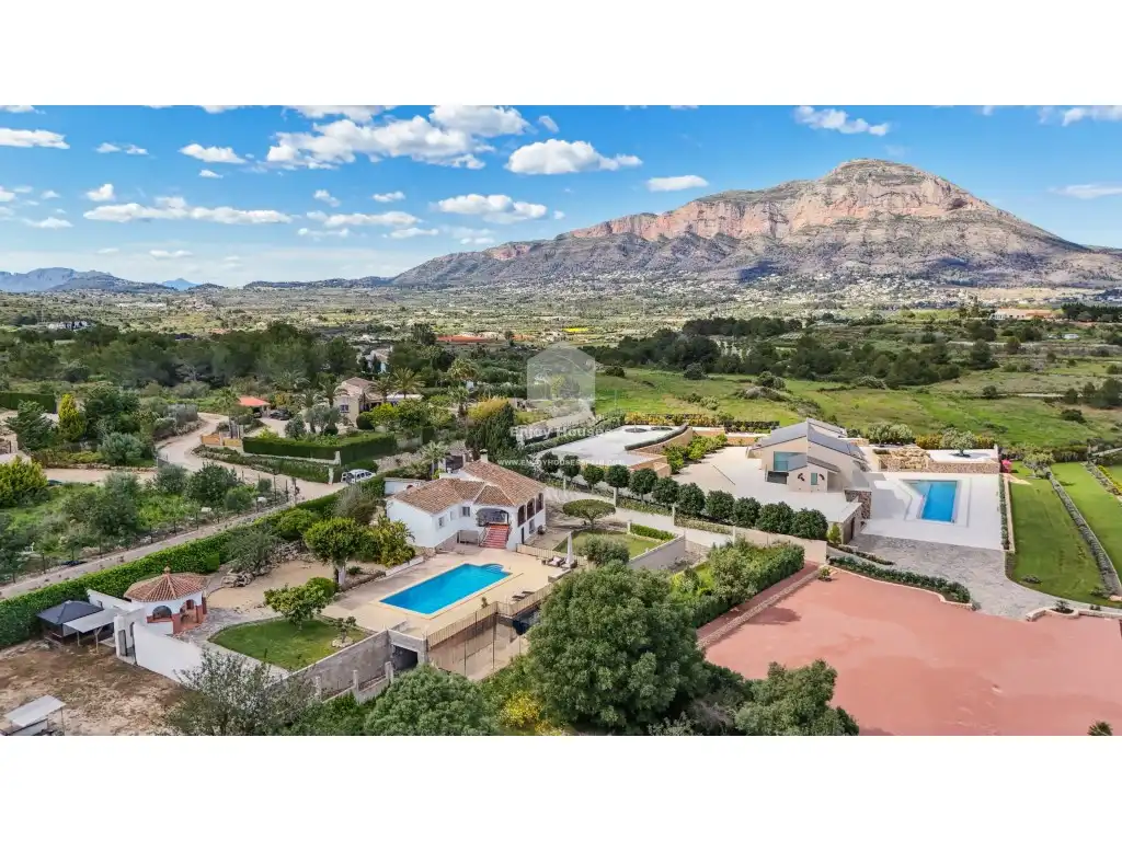 Houses for sale in Camino Tarraulla, Partides comunes - Adsubia
