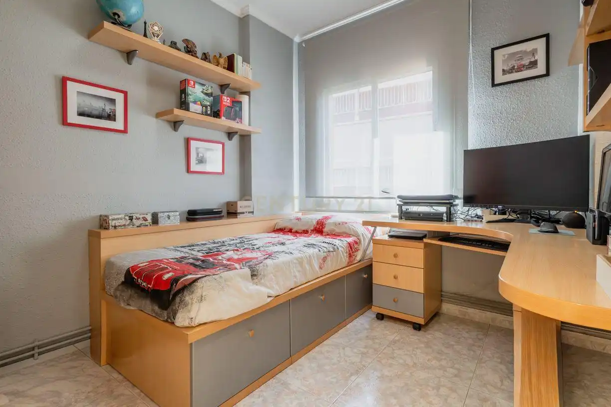 Dormitori de Apartament en venda en Sant Joan Despí amb Aire condicionat