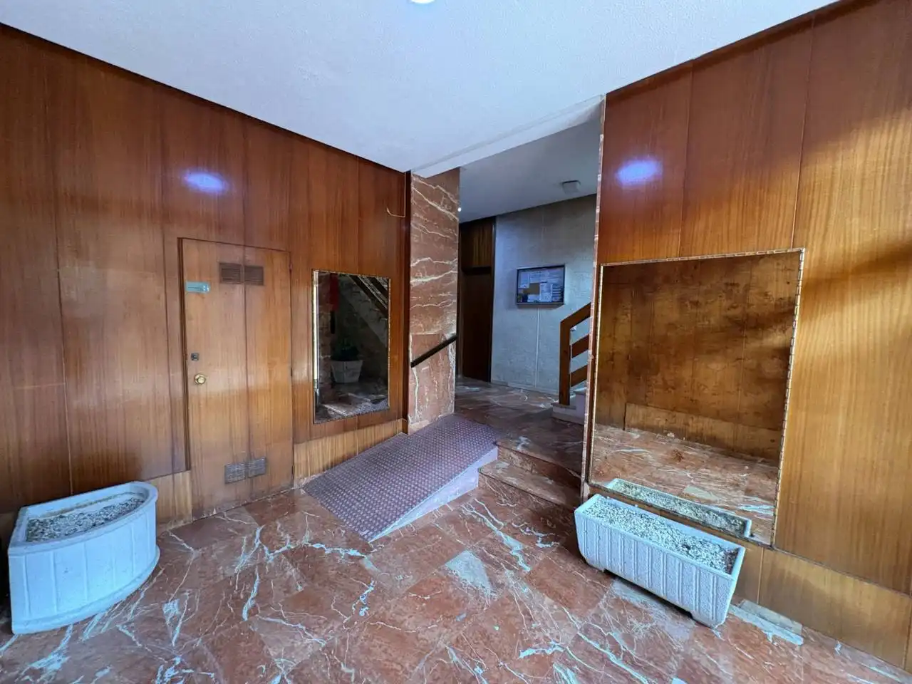Wohnung zum Verkauf in Alicante / Alacant mit Klimaanlage, Balkon und Gemeinschaftspool