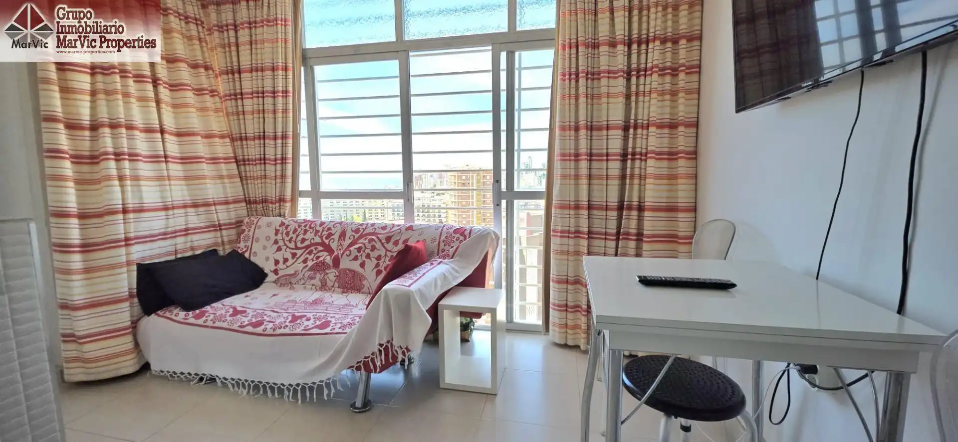 Sala de estar de Apartamento en venta en Benidorm con Aire acondicionado, Terraza y Amueblado
