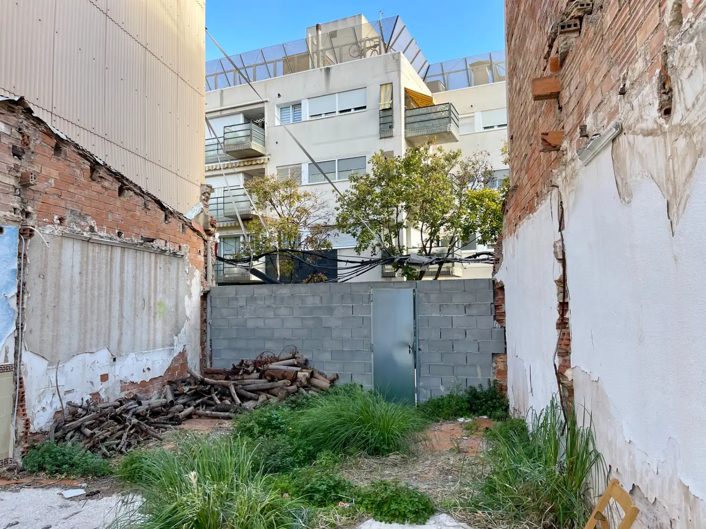 Vista exterior de Residencial en venta en Sant Boi de Llobregat