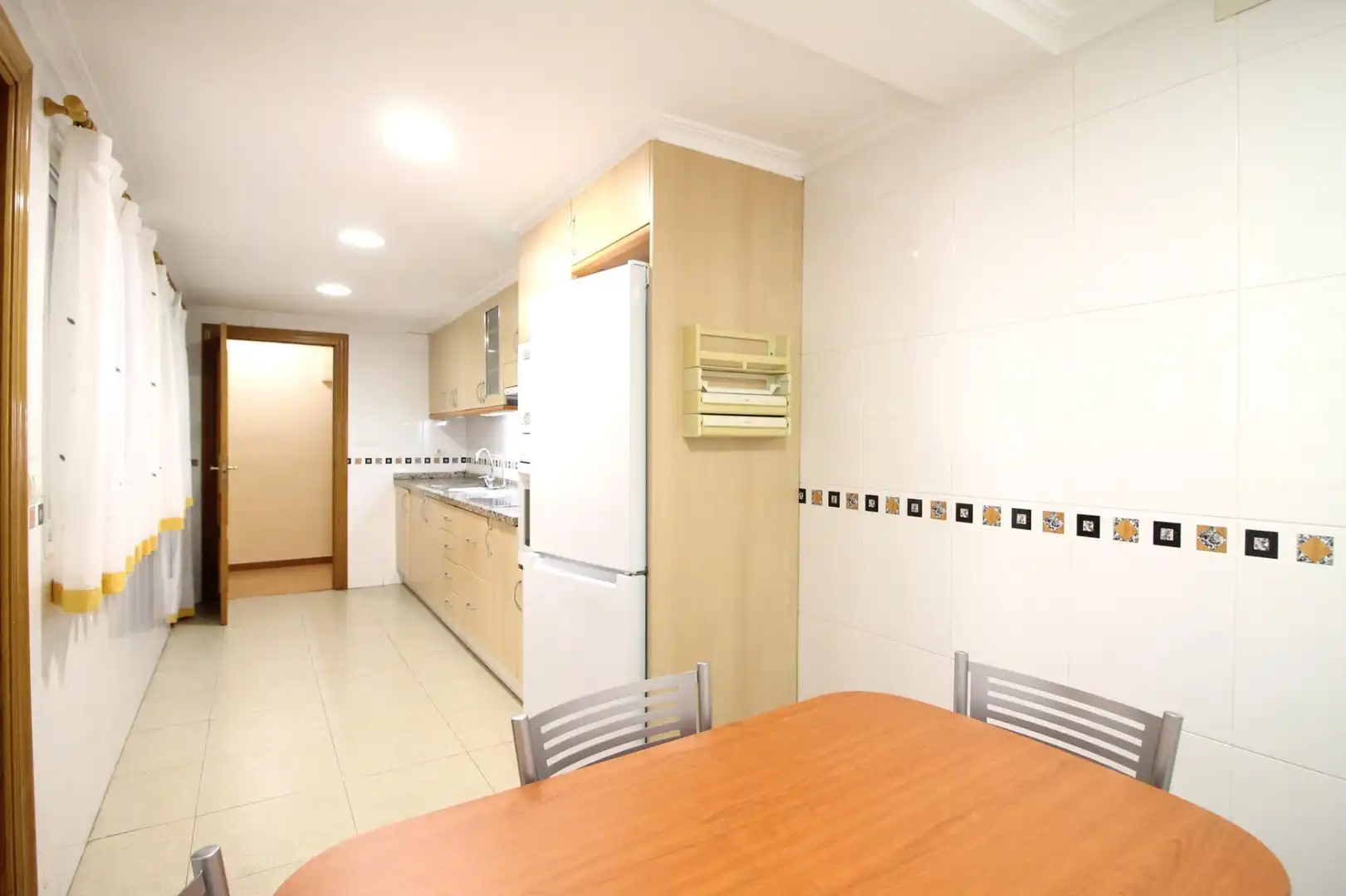 Cocina de Piso de alquiler en Alicante / Alacant con Terraza, Amueblado y Balcón