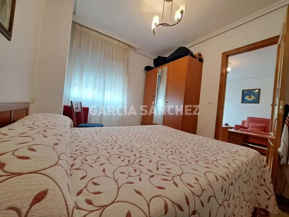 Habitación de Apartamento en venta en Boiro con Amueblado, Horno y Lavadora