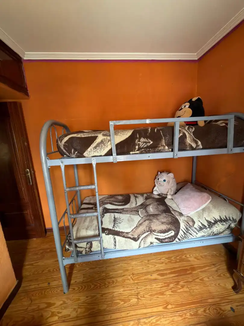 Dormitori de Pis en venda en Venta de Baños amb Calefacció i Terrassa