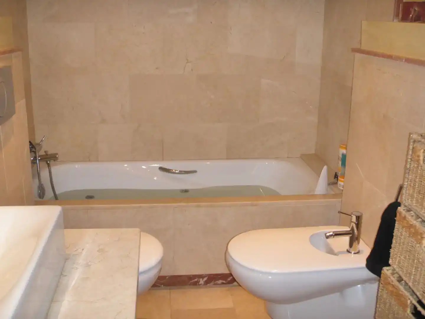 Bany de Pis en venda en Los Barrios amb Aire condicionat, Piscina i Balcó