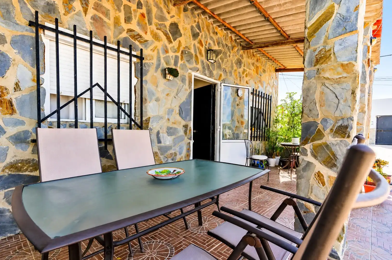Terrassa de Casa o xalet en venda en Chiclana de la Frontera amb Aire condicionat, Jardí privat i Terrassa